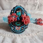 Bracelet Naïade Haute-Couture cuff embroidered with Turquoise cabochons, a very old pink lace, gemstone beads: Coral Light and seed beads 